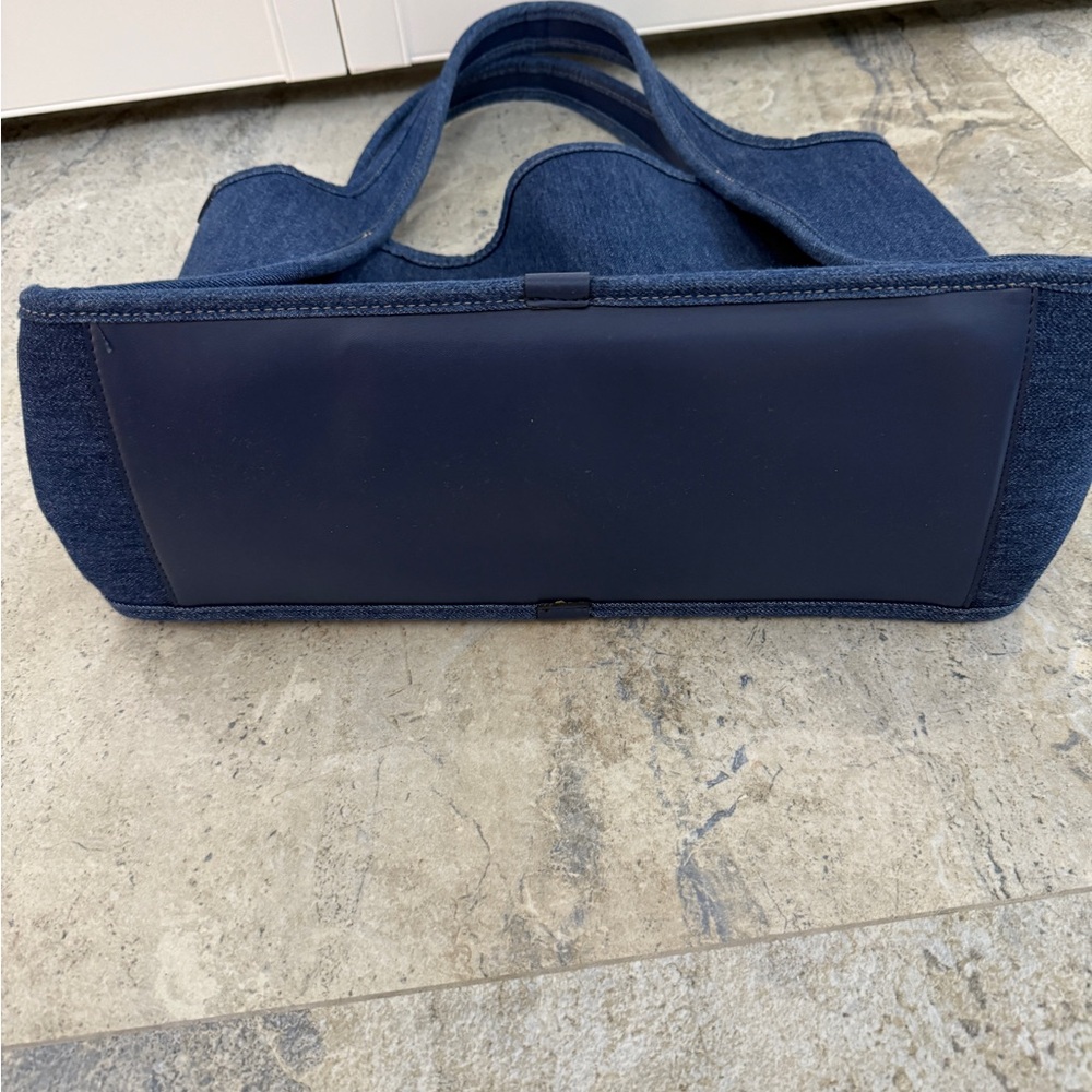 ๐ Authentic Stella McCartney Indigo Denim ๐ Tote with Pouch - Picture 6 of 6
